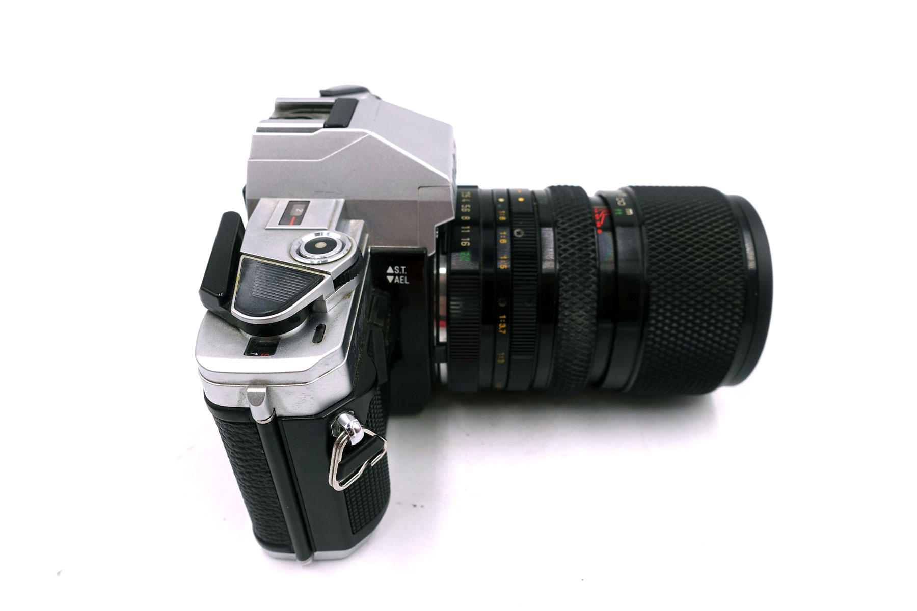 Minolta X-300 mit Soligor 35-70mm f/2,5-3,5 – Analoge Spiegelreflexkamera – Bild 2